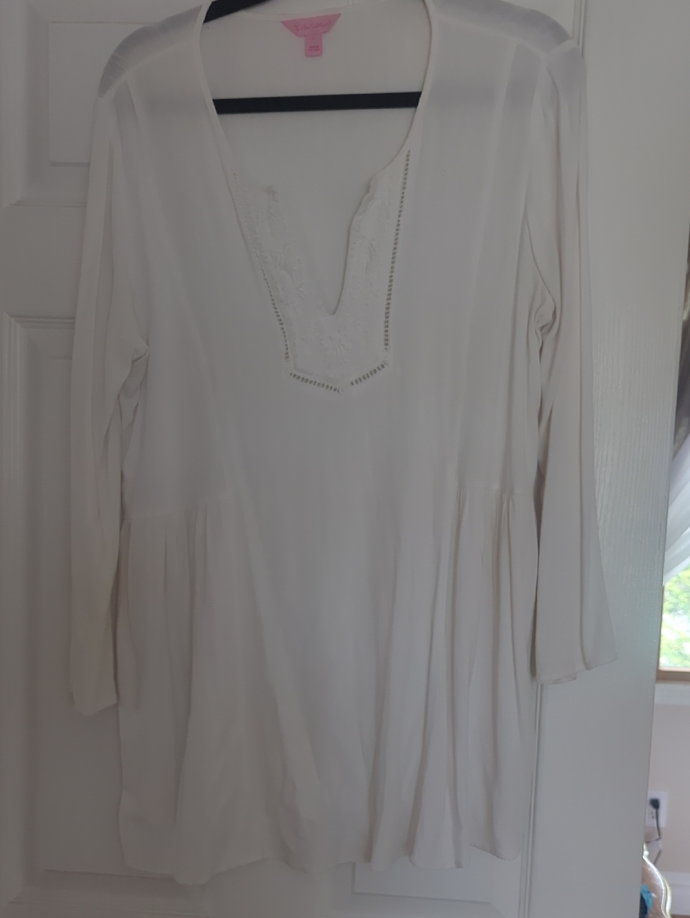 Lilly Pulitzer White Cream V-Neck Lace Trim Tunic